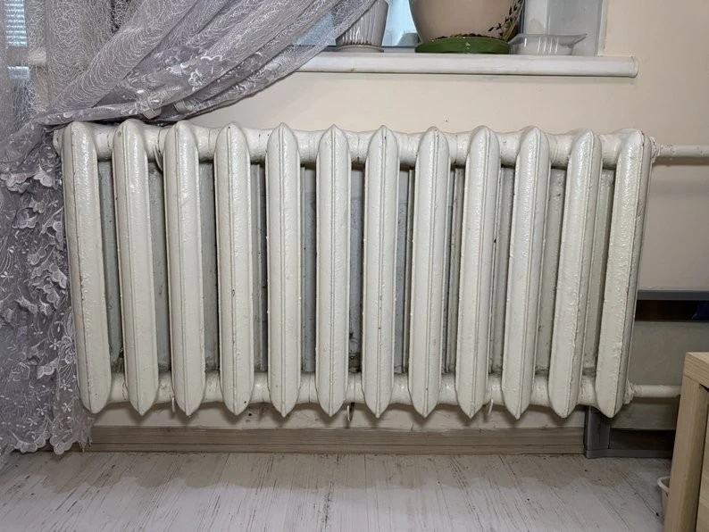 У сумському будинку на вул. Холодноярської бригади другий рік поспіль немає стабільного опалення