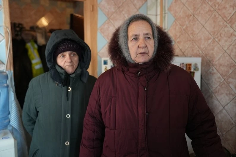 Холод у власних стінах: мешканці провулку в Сумах два місяці чекають на тепло