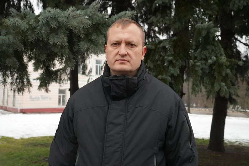 Сніг, дощ і ожеледиця: хто відповідає за чисті двори в Сумах