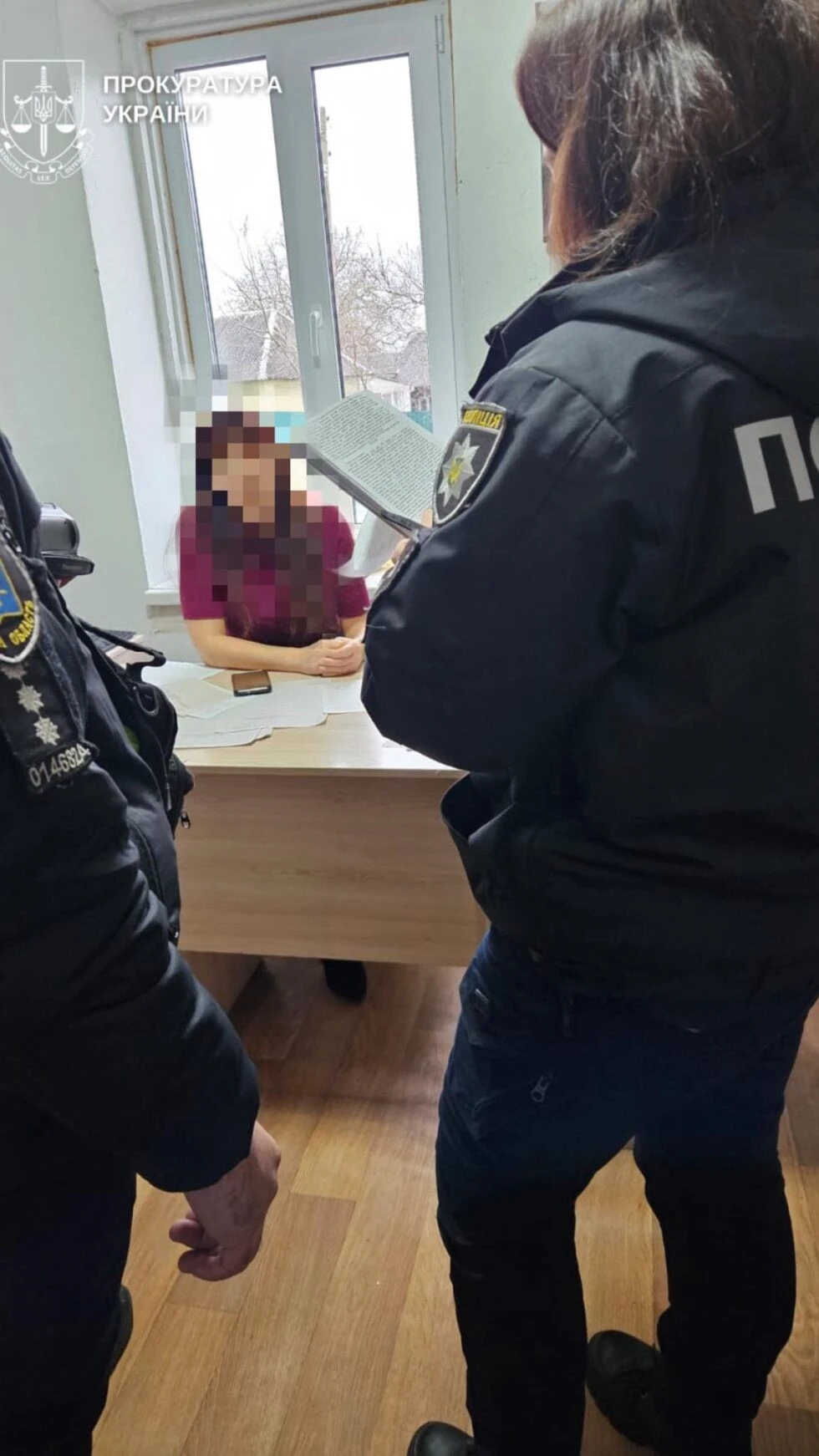Довідка без огляду: в Охтирці лікарку підозрюють у хабарництві