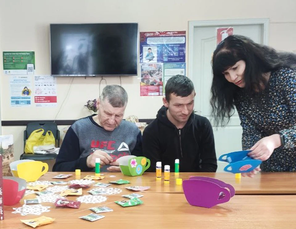 Коли зима за вікном, а тепло — поруч: бібліотекарі влаштували затишну зустріч для підопічних соццентру