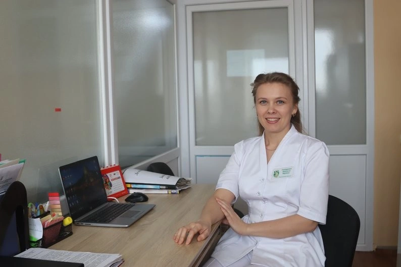 Майбутнє народжується в Охтирці»: як місцевий пологовий будинок залучає породіль комфортом та виплатами