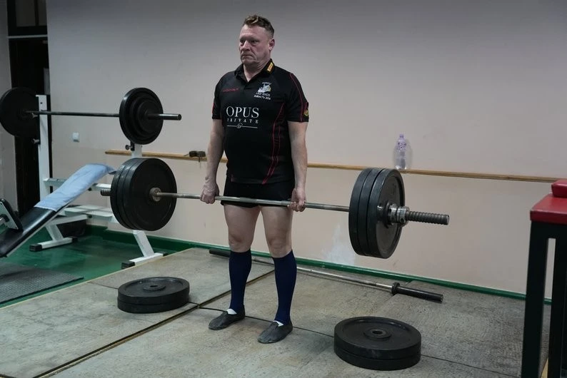 Доцент з гантелями: як філософ із Сум став чемпіоном України з паверліфтингу