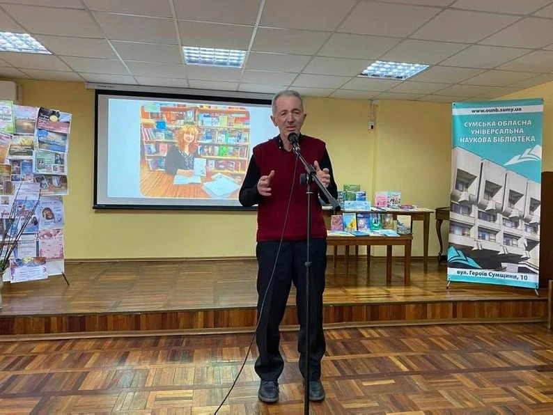 «З усмішкою і любов’ю»: Суми попрощалися з майстром гумору Григорієм Єлишевичем