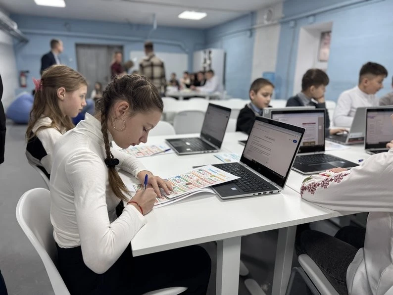 Острівець спокою під землею: як у Недригайлові перетворили укриття на сучасний освітній хаб