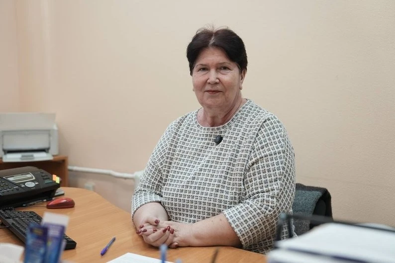114 тисяч історій та книжковий торт: як Сумська обласна дитяча бібліотека святкує 105-річчя