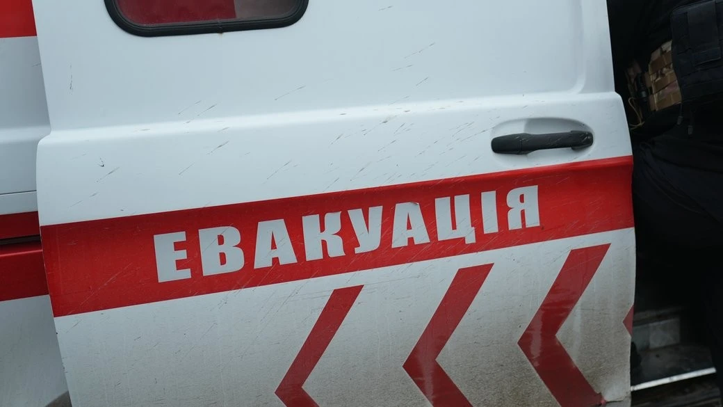 Загроза батьківським правам: правозахисники просять президента заветувати закон про евакуацію