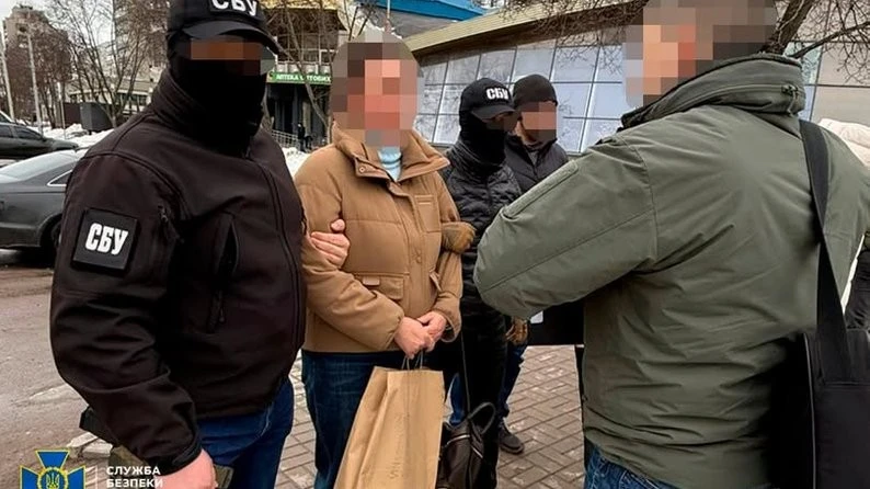 У Сумах затримали директорку школи, яка продавала «крісла» вчителів для ухилення від мобілізації