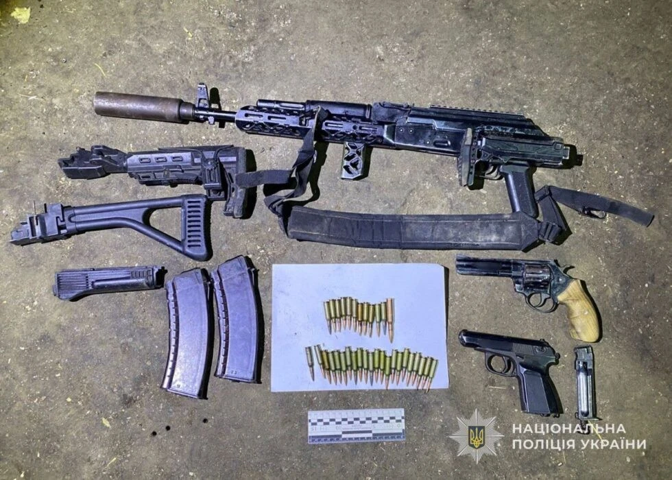 Тростянчанину загрожує в’язниця за нелегальне зберігання боєприпасів та зброї