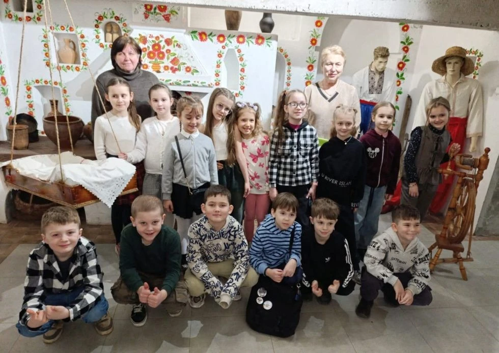 Охтирські музейники відроджують давні традиції гончарства для молоді