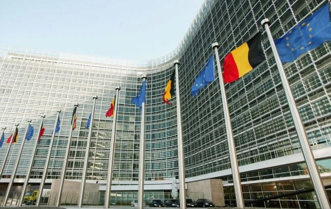 Брюссель відтермінував законодавчу заборону на нафту з РФ через нестабільність ринків