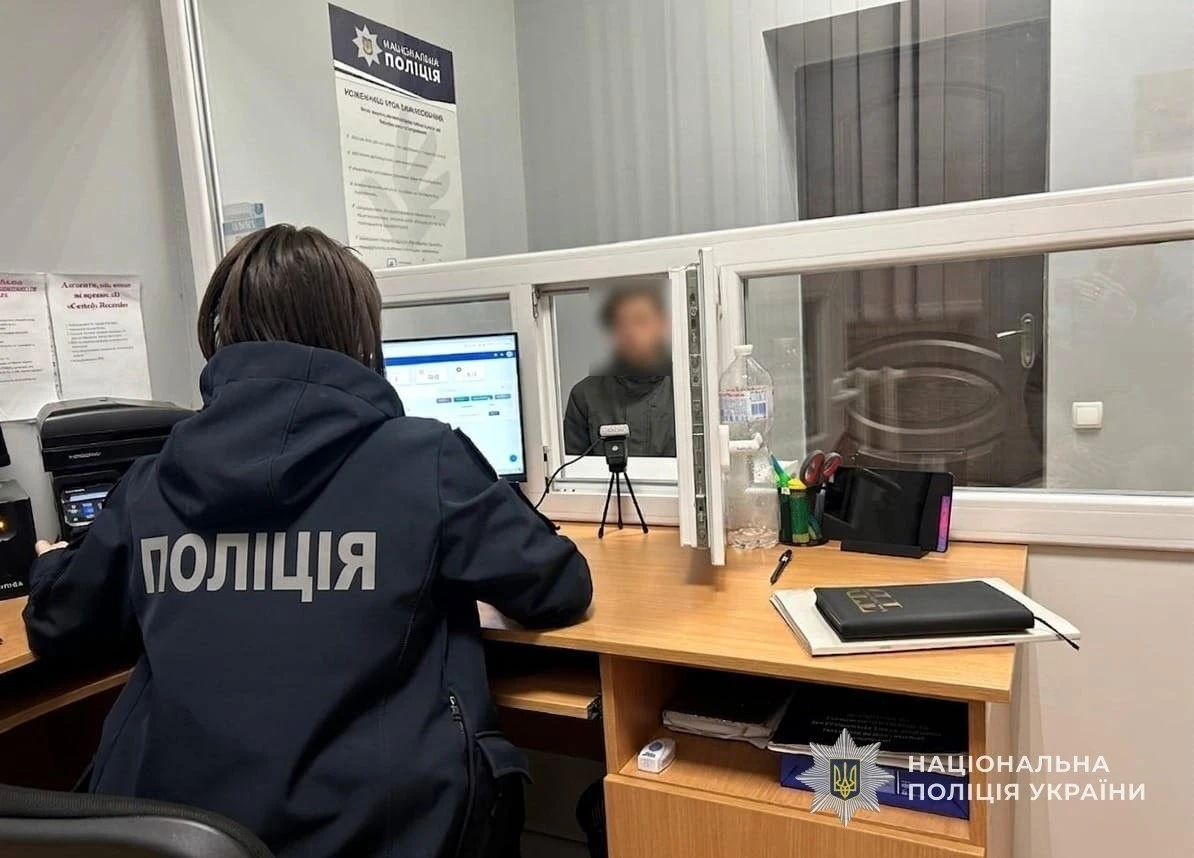 Кривавий фінал сімейного конфлікту: на Охтирщині молодик жорстоко побив співмешканця своєї матері