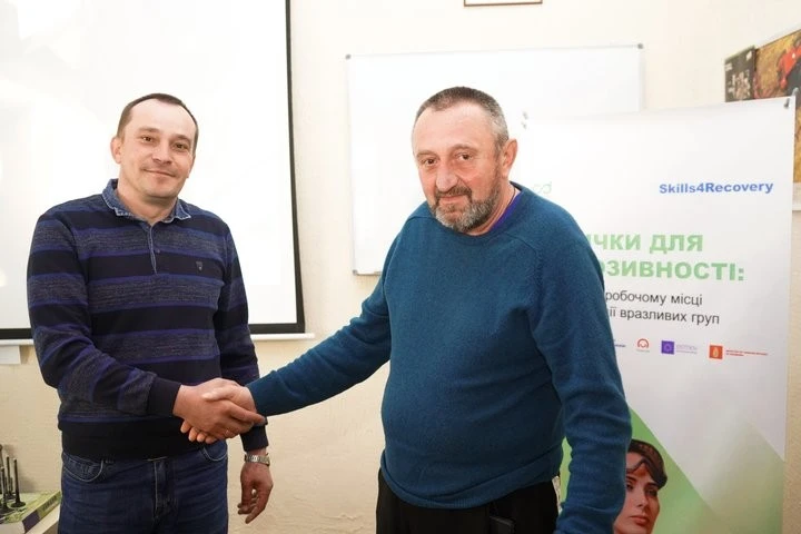 Опанувати професію у 60 років після обстрілів та евакуації: історія незламного переселенця на Сумщині