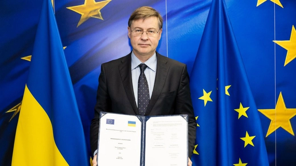 Валдіс Домбровскіс підписав ключовий меморандум для отримання Україною траншу від ЄС