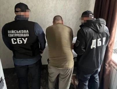 Офіцер на Сумщині нажив статки на фальшивих «бойових» виплатах
