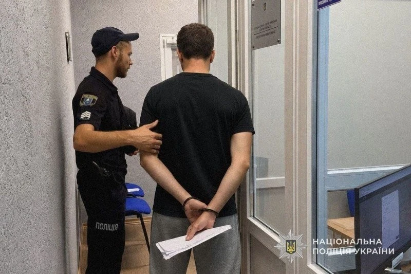 Напад у Білопіллі: грабіжник відібрав телефон у перехожого