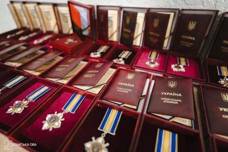 Державні нагороди вручили родинам полеглих захисників з Охтирщини