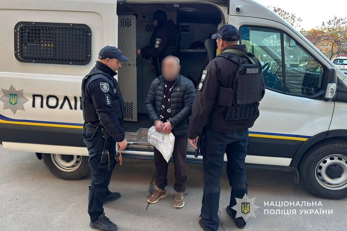 Різанина біля супермаркету в Сумах: обвинуваченому в убивстві загрожує десятирічний тюремний термін