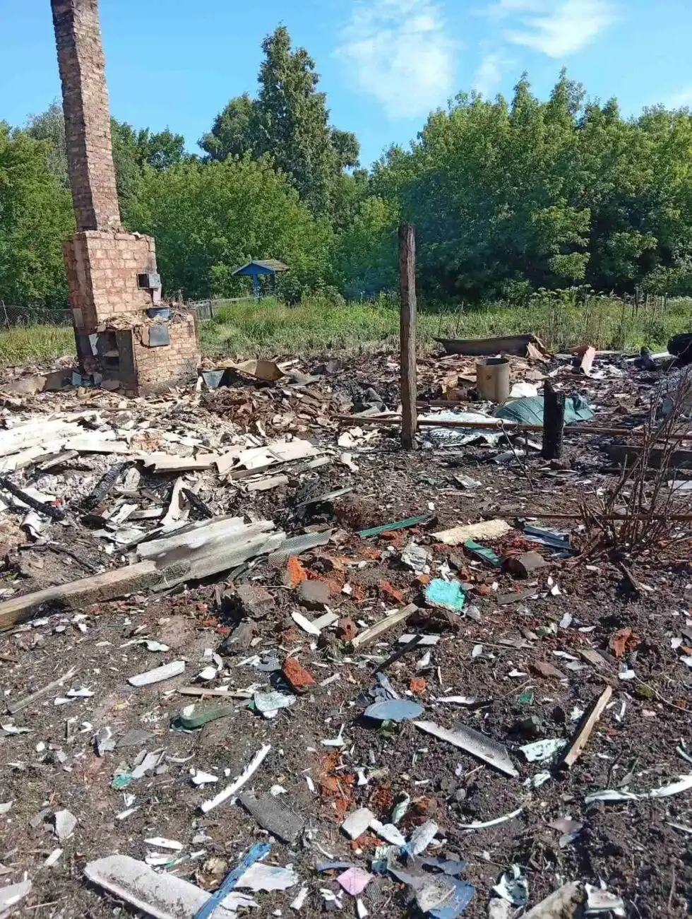 Російська артилерія вдруге позбавила житла родину із прикордоння Сумщини